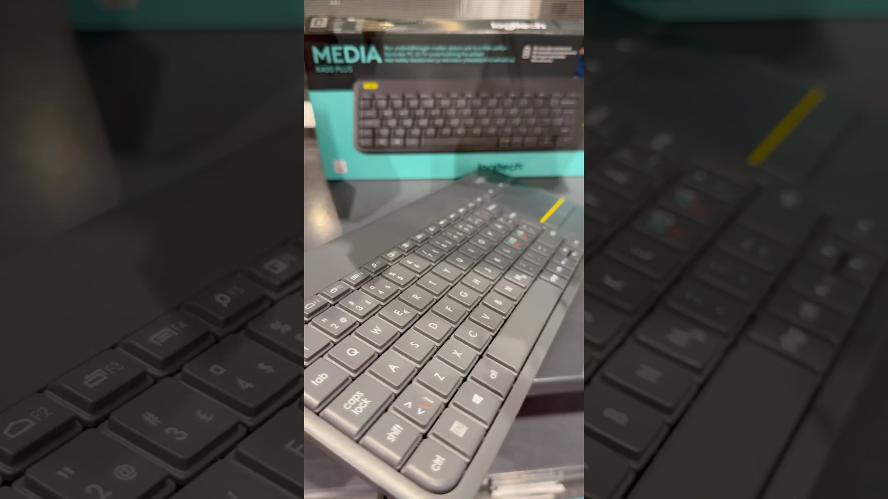 Logitech Clavier sans fil, Contrôle Média et Pavé Tactile video thumbnail