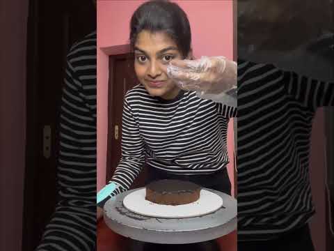 Cake sodhappal😓 ellam indha Veyilala😒🌞 Epdiyo customer happy annachi🤩🔥 #trending #shorts #dhanu