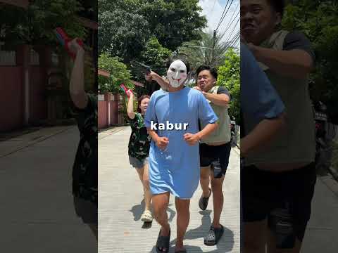 Pake baju apa yang cocok buat nangkep penjahat?🤔🤔