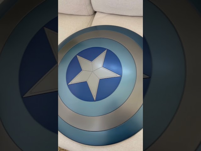 Vídeo relacionado con PocketGear Captain Rogers America The Winter Soldier Falcon Billetera/Cartera Bi-Fold ID & Porta Tarjetas, Negro