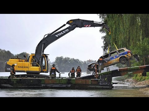 Schweizer Armee fischt deutsches Polizeiauto aus dem Rhein