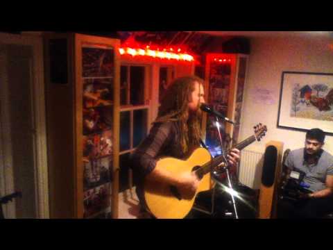 Newton Faulkner ~ Write it on your skin ~ House Concerts York ~ 20.03.2012