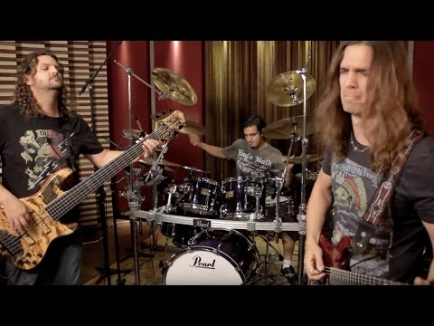 Kiko Loureiro Trio - Gray Stone Gateway (Bruno Valverde, Andreoli, Kiko Loureiro)