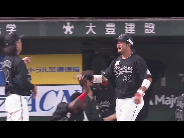 【1回表】初球を打ってライトへ!! マリーンズ・佐藤都志也の先制3ランホームラン!! 2022年8月5日 埼玉西武ライオンズ 対 千葉ロッテマリーンズ