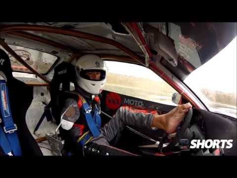 Man Drifting R34 Skyline with NO ARMS!!!! Insane Skill........