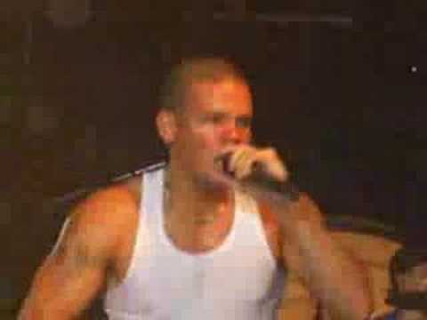 calle 13 - un beso de desayuno