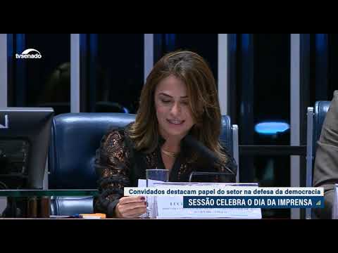 Debatedores defendem jornalismo profissional para combate a fake news