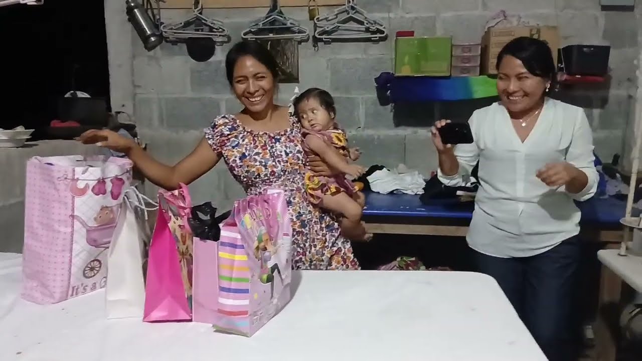 Amalia triste porque falto una persona especial😥