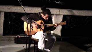 Video thumbnail for Pino Forastiere suona Voyageur, la Six String Nation Guitar by paese 6corde