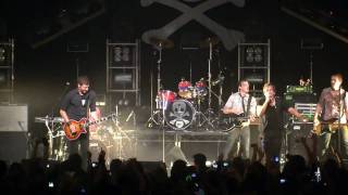 SUNDANCE KIDS Drive Away. LIVE at the Enmore.