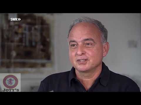 Vfb Stuttgart v Bayern München 1977  Hansi Müller erstes Bundesliga Spiel mit 2 Toren