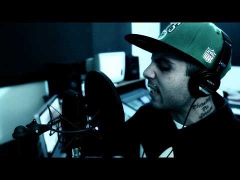 SEMPRE QUI - UFO & IL NANO - Bari Ultimatum -  (street video hd)