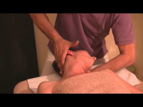Come fare il massaggio con il video osteocondrosi seno Sintomi osteocondrosi cervicale YouTube