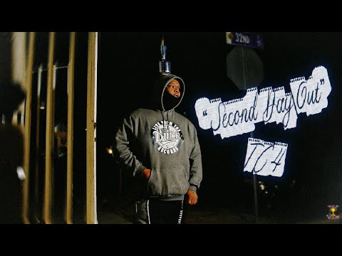 TC4 - “Second Day Out” | EXCLUSIVE Open Mic Performance on THETROPHYYROOM 