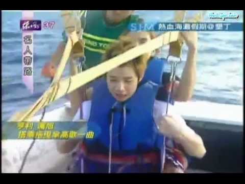 111030 Celebrity Tour Guides - Cute Apple-head babies (HenWook) flying in the sky