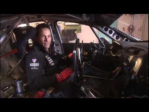 TV 2 Praxis - Se Jason Watt køre bil med hænderne