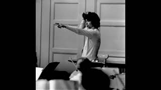 Download lagu Seiji Ozawa conducts Mendelssohn's Overture to A Midsummer Night's Dream mp3