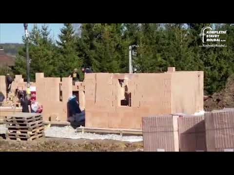 Stěny rostou, počasí nám přeje! Roubenka Borová Lada - Roubenky a Stavby Roubal.