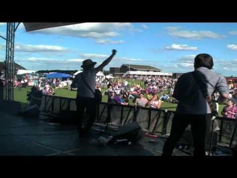 JIMMY AND THE SOUNDS - PLEASURE IN COLOUR - Pitch Invasion 2010