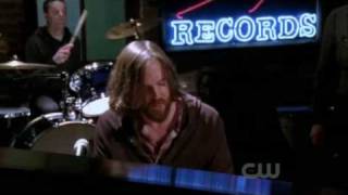 One Tree Hill 7x22 Grubbs sing Wakey!Wakey! - Light Outside