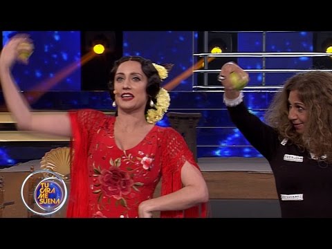 Lolita Flores enseña a bailar sevillanas a Ana Morgade con una manzana - TCMS4