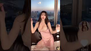 エロすぎる美女【TikTok】