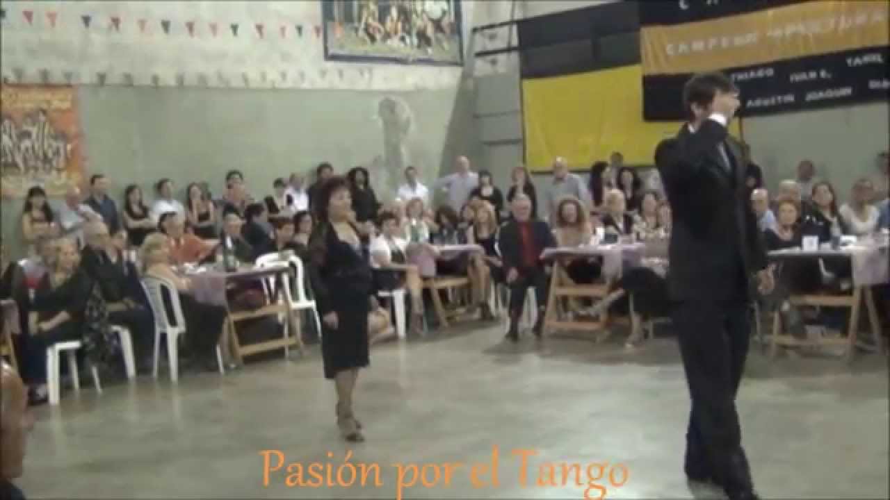MARIA CIERI y CRISTIAN DUJMOVIC Bailando la Milonga SE DICE DE MI en la MILONGA DEL MORAN