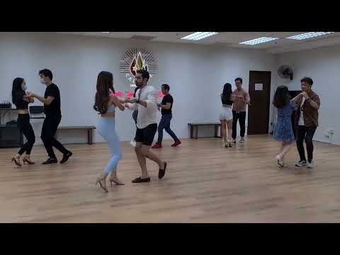 Caliente Dance Studio Singapore Bachata advance social dance class demo Chacal Feat Lenier - Besame
