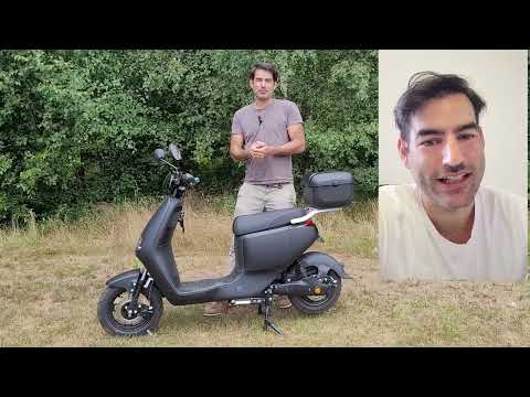 Video wish throttles from the E-Scooter City Go / Merlin most successful electric scooter Switzer...