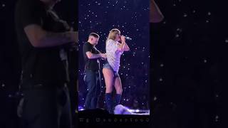 Download lagu Taylor Swift’s Earpiece Malfunctions Mid-Show—Watch How She Handles It! #taylorswift mp3