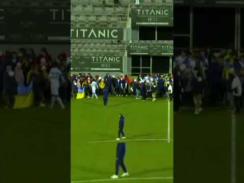 Top moment from Dynamo Kyiv players after the match💛💙