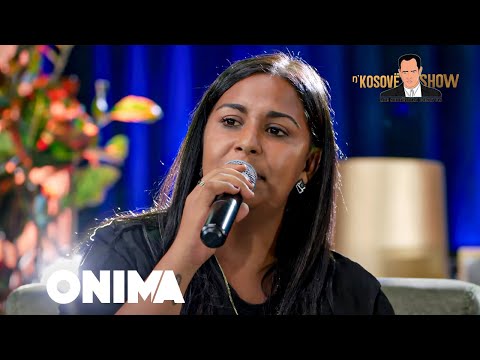 n’Kosove show - Ema Qazimi - Fotot ( Kengetarja qe beri me lote te gjithe ) Ndegjone sj kendon LIVE