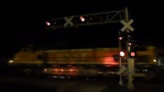 preview picture of video 'CSX Pulls BNSF And Intermodal Train Through Plant City Florida'
