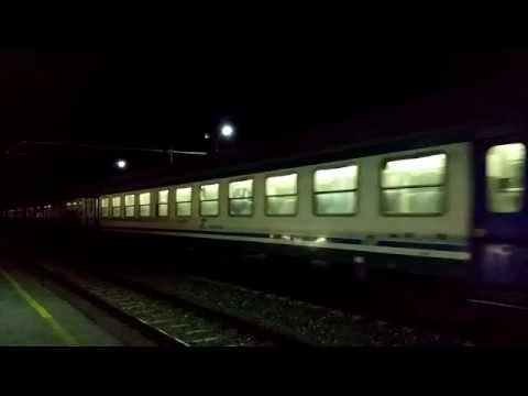 INCROCIO E PRECEDENZA DI TRENI REGIONALI A BORGO S. DALMAZZO (CN) 9 - 1 - 2015.