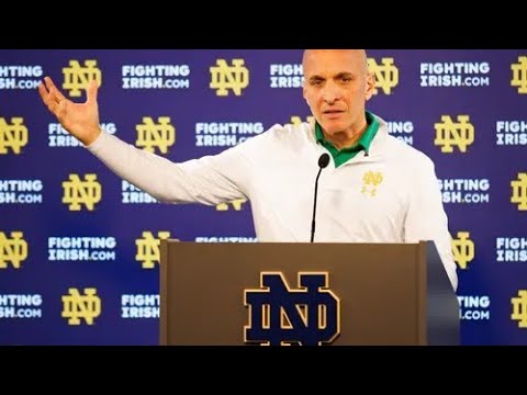 Pete Bevacqua gets told off by Tommy Lasorda