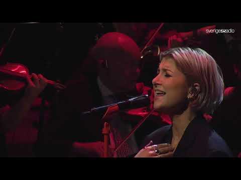 Cornelia Jakobs – Hold Me Closer (Svensktoppen 60 år)