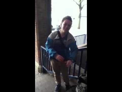 Il s explose une pomme sur la tête