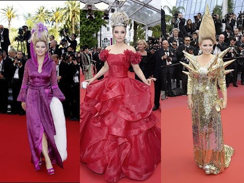 PHOTOS  Les squatteurs de tapis rouge  Elena Lenina, 19 montées des marches à CannesPHOTOS