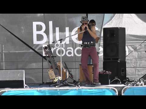 Juzzie Smith | Be Love, Harmonica Belt, One Man Band | Broadbeach Blues 2013 - 4/4