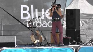 Juzzie Smith | Be Love, Harmonica Belt, One Man Band | Broadbeach Blues 2013 - 4/4