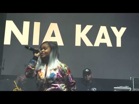 Nia Kay opens up for Lil Wayne With 2 MICS