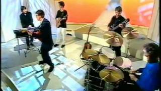 HANK MARVIN WITH THE YOUNG ONE'S PLAYING 'THE YOUNG ONE'S'