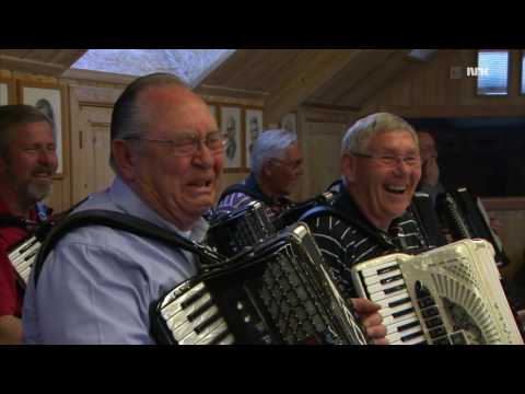 NRK TV   Med trekkspill til operaen