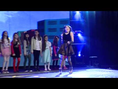 Blinera Muzhaku - Jam një shqipe (Official Video HD)