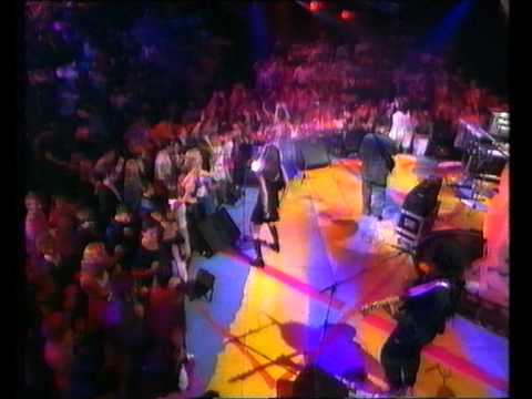 iDrum Lessons -  Pierson Grange from iDrumLessons.com  performing with D:Ream