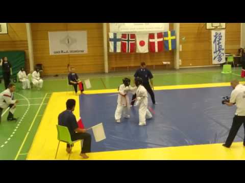 Lili vinder sin semifinale i DM i Kyokushin Karate