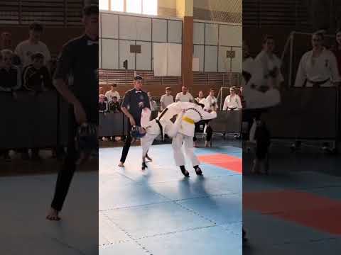 Are we watching karate kid? 🫣😮📹: @crina.sts #Olympics #Karate #Kid