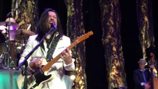 Dance in The Moonlight / The Mavericks / 4.7.17 The Ryman