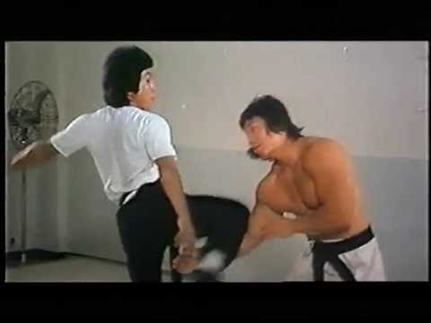 Bruce Lee n° 1 vs. Bolo Yeung (scena tratta dal film "Bruce Lee: il volto della vendetta")