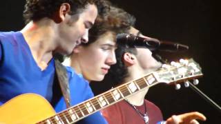 Who I Am- Nick, Joe, &amp; Kevin Jonas 1/29/10 LA